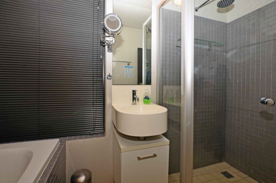 To Let 1 Bedroom Property for Rent in De Waterkant Western Cape